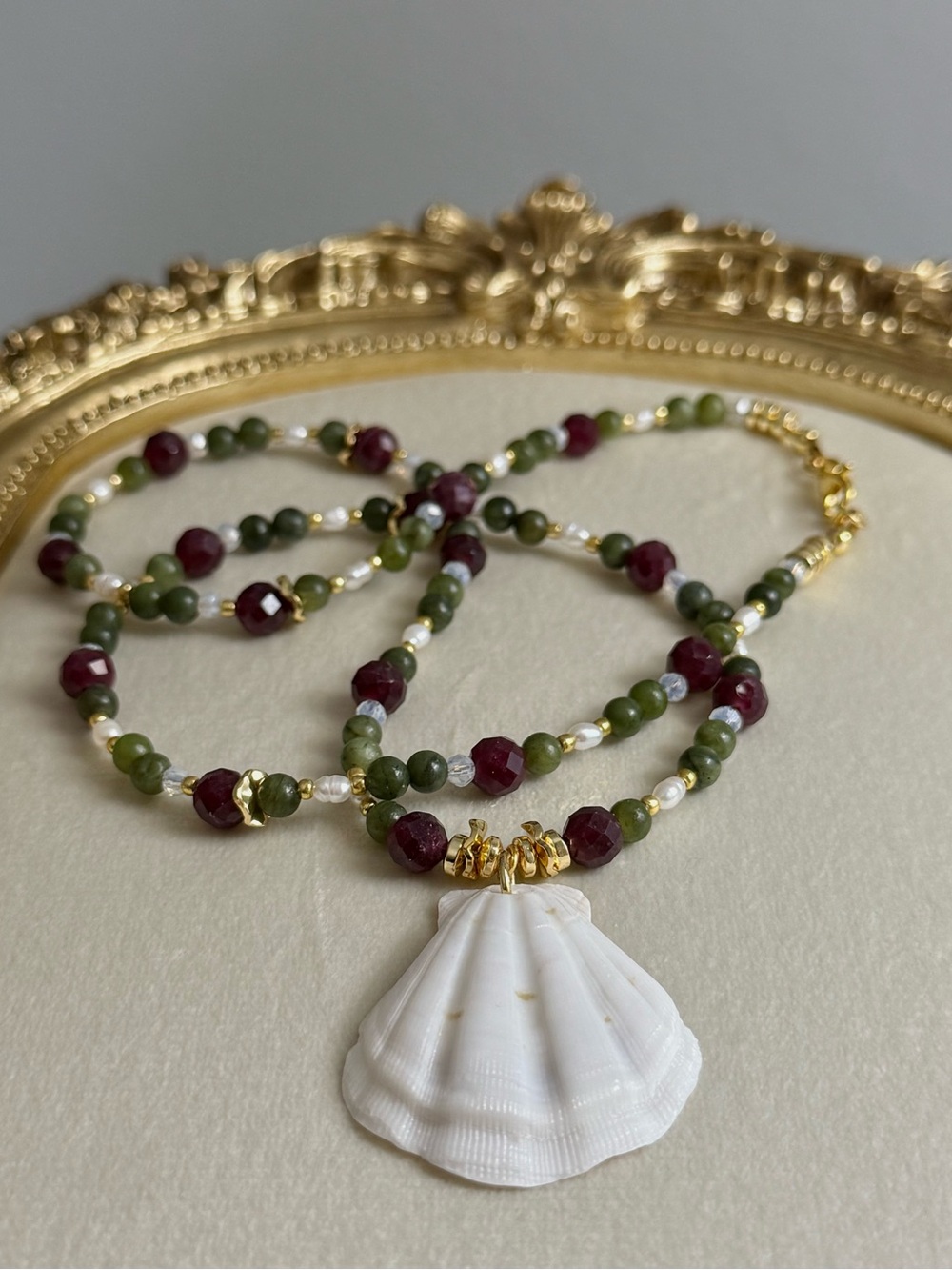 Handmade Jade and Garners Beaded Necklace with White Kitten Paw Shell and pearls